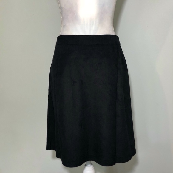 NWOT Mark Black Faux Suede Pleated Mini Skirt Avon - Picture 5 of 12